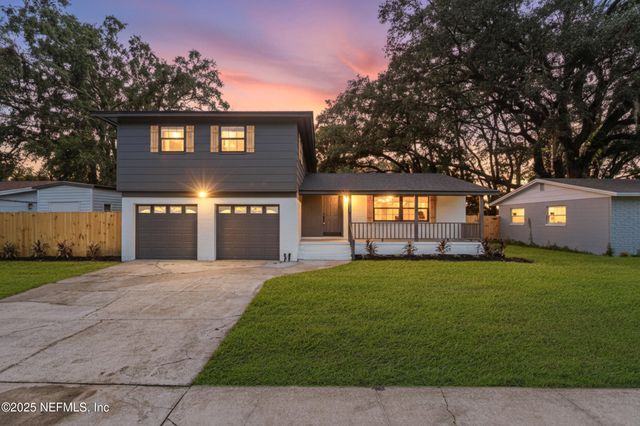 8263 CARAVELLE Drive, Jacksonville, FL 32244