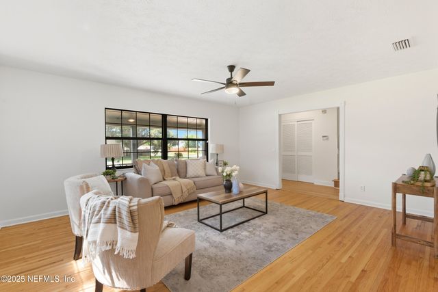 8263 CARAVELLE Drive, Jacksonville, FL 32244