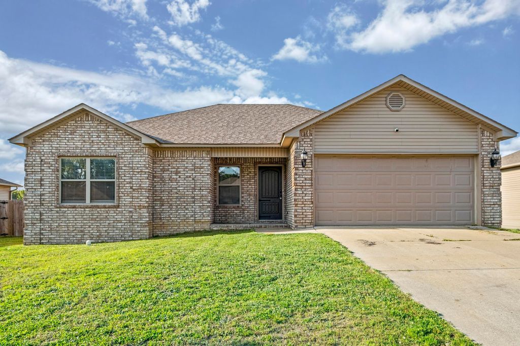 16 Patti Cove, Ward, AR 72176