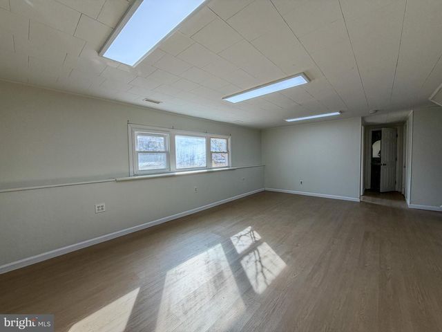 50 E MAPLE AVE, Bellmawr, NJ 08031