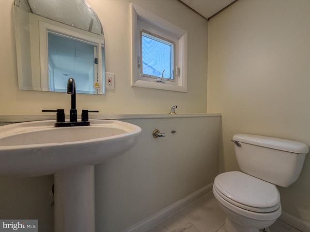 50 E MAPLE AVE, Bellmawr, NJ 08031