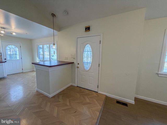 50 E MAPLE AVE, Bellmawr, NJ 08031