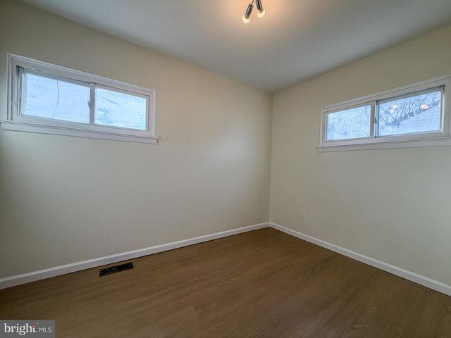 50 E MAPLE AVE, Bellmawr, NJ 08031