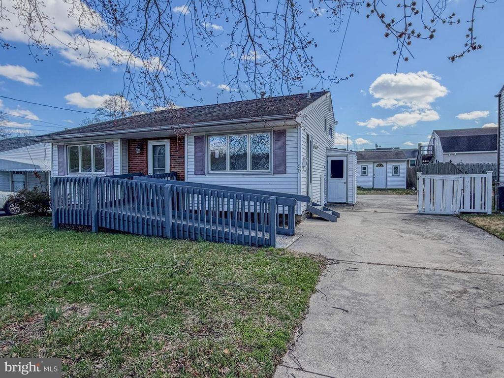 50 E MAPLE AVE, Bellmawr, NJ 08031