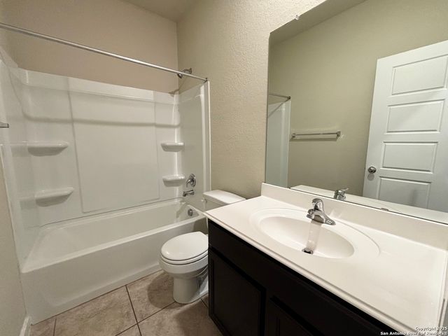 6830 Emerald Valley, San Antonio, TX 78242