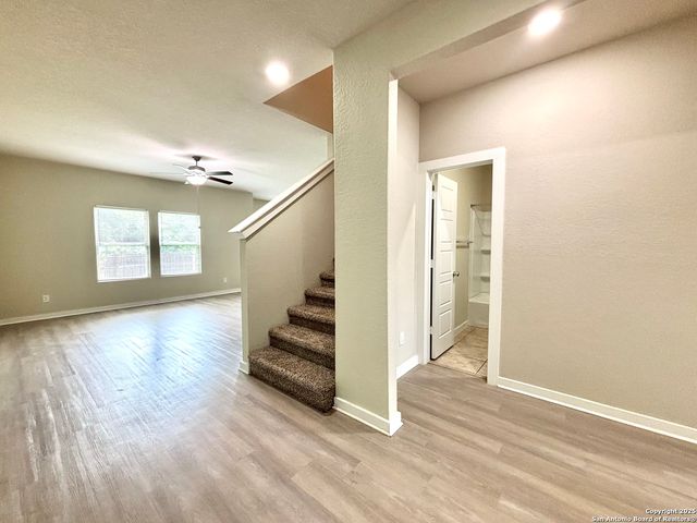 6830 Emerald Valley, San Antonio, TX 78242