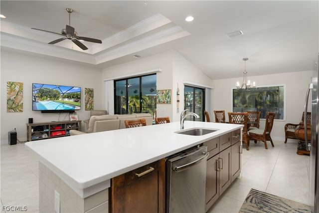 2533 SW 38th TER, Cape Coral, FL 33914