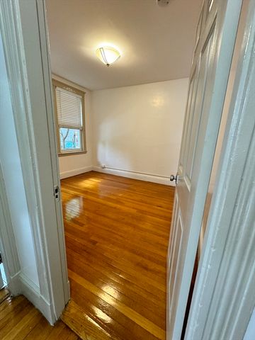 24 Sidlaw Road 8, Boston, MA 02135