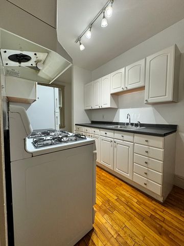 24 Sidlaw Road 8, Boston, MA 02135