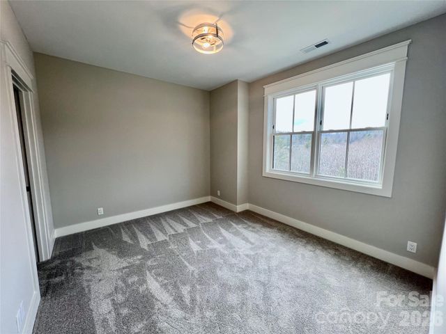 105 Chimney Chase Trail, Hendersonville, NC 28739