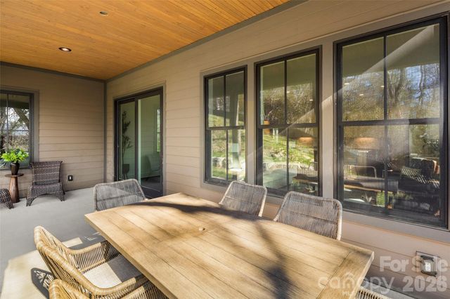 105 Chimney Chase Trail, Hendersonville, NC 28739