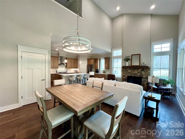 105 Chimney Chase Trail, Hendersonville, NC 28739