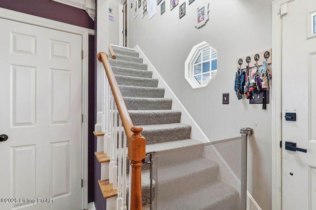 5217 Sand Lake Dr, Louisville, KY 40272