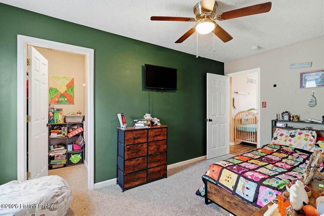 5217 Sand Lake Dr, Louisville, KY 40272