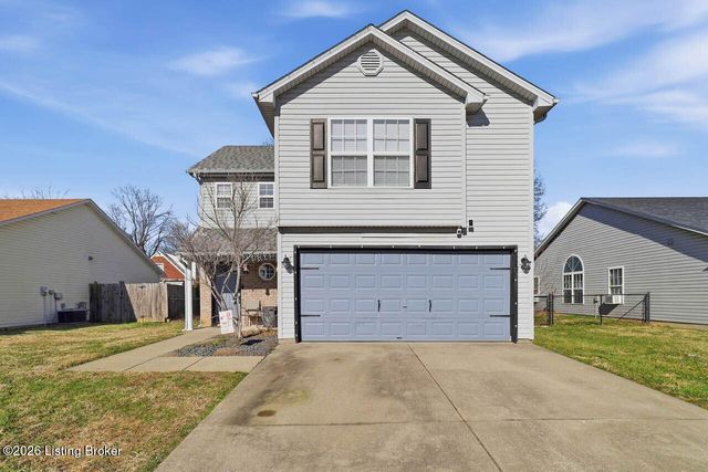 5217 Sand Lake Dr, Louisville, KY 40272