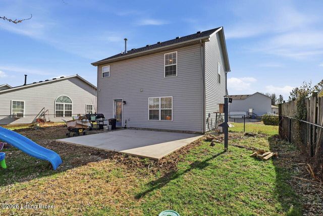 5217 Sand Lake Dr, Louisville, KY 40272