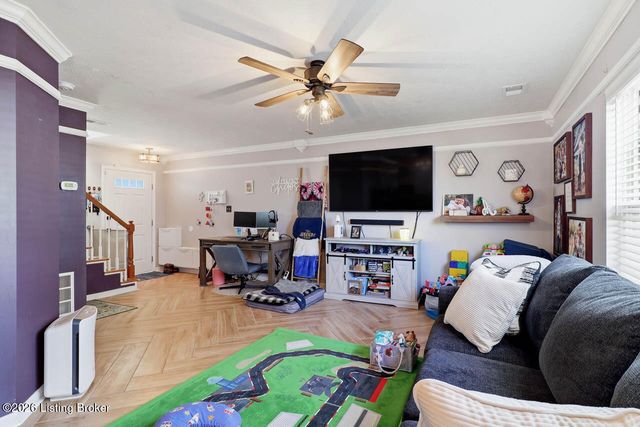 5217 Sand Lake Dr, Louisville, KY 40272