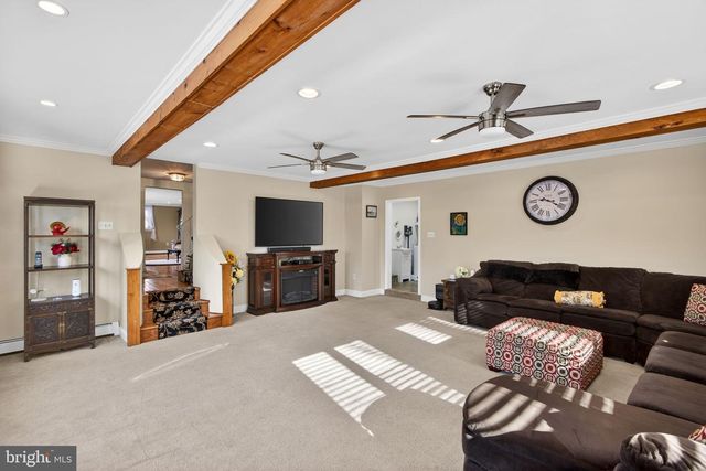 2355 DEEP CREEK RD, Perkiomenville, PA 18074