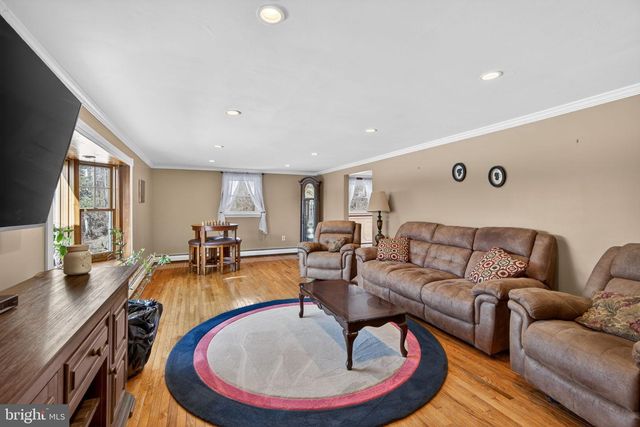 2355 DEEP CREEK RD, Perkiomenville, PA 18074