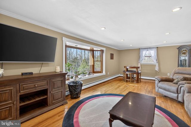 2355 DEEP CREEK RD, Perkiomenville, PA 18074