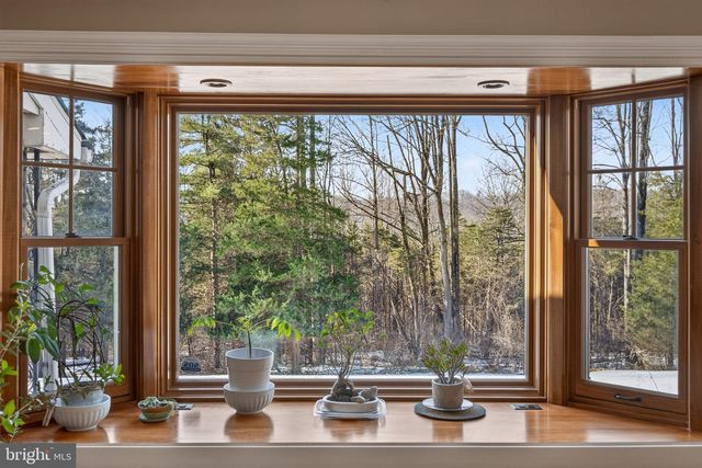 2355 DEEP CREEK RD, Perkiomenville, PA 18074