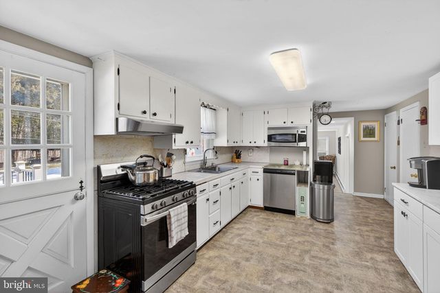 2355 DEEP CREEK RD, Perkiomenville, PA 18074