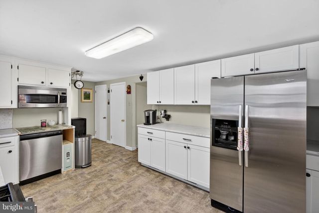 2355 DEEP CREEK RD, Perkiomenville, PA 18074