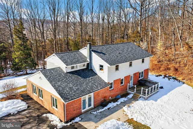 2355 DEEP CREEK RD, Perkiomenville, PA 18074