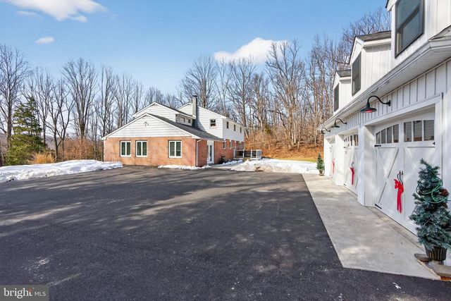 2355 DEEP CREEK RD, Perkiomenville, PA 18074