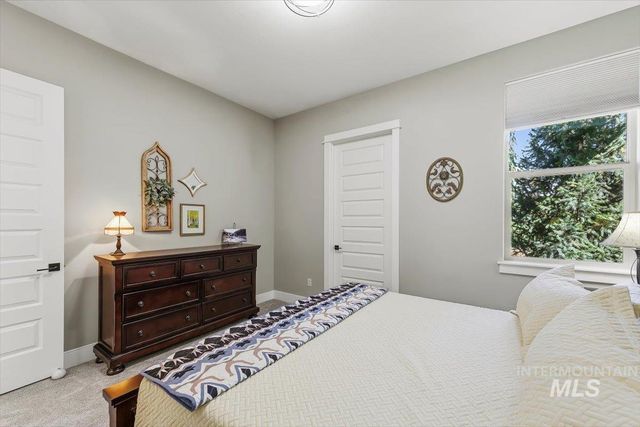4515 W Cedar Grove Dr, Meridian, ID 83646