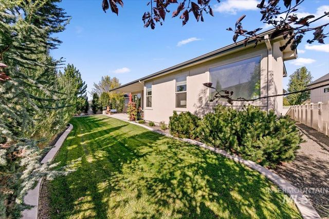 4515 W Cedar Grove Dr, Meridian, ID 83646