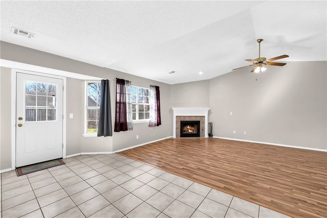 4293 W Chaparral Lane, Fayetteville, AR 72704