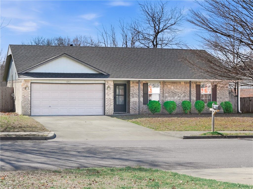 4293 W Chaparral Lane, Fayetteville, AR 72704