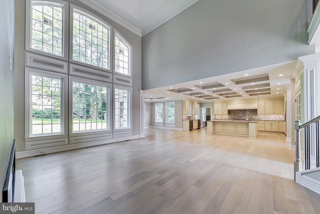 3104 SLEEPY HOLLOW RD, Falls Church, VA 22042