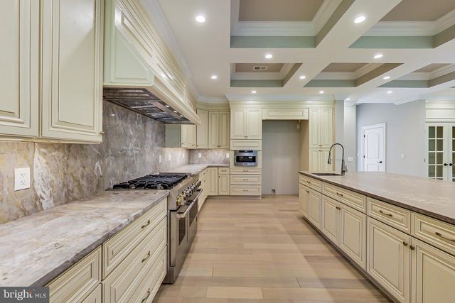 3104 SLEEPY HOLLOW RD, Falls Church, VA 22042