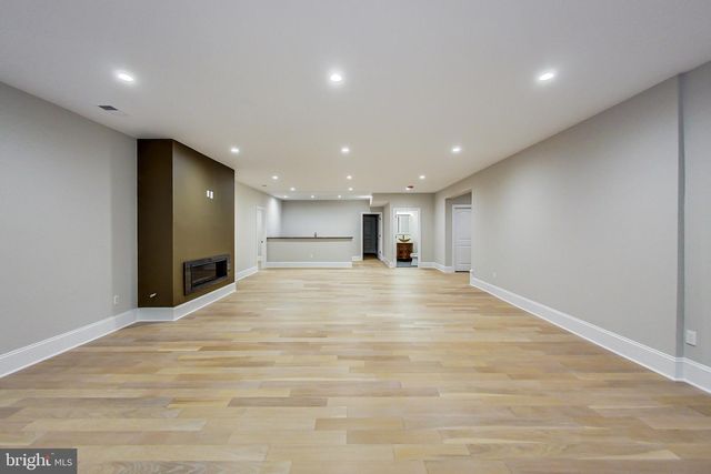 3104 SLEEPY HOLLOW RD, Falls Church, VA 22042