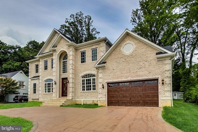 3104 SLEEPY HOLLOW RD, Falls Church, VA 22042
