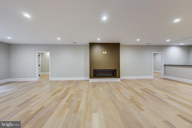 3104 SLEEPY HOLLOW RD, Falls Church, VA 22042