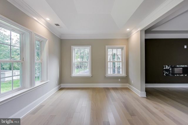 3104 SLEEPY HOLLOW RD, Falls Church, VA 22042