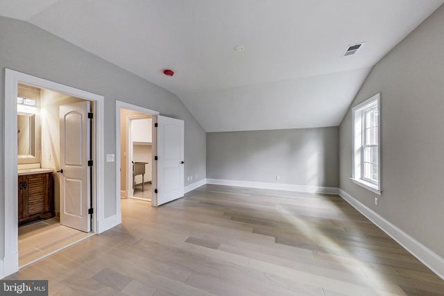 3104 SLEEPY HOLLOW RD, Falls Church, VA 22042