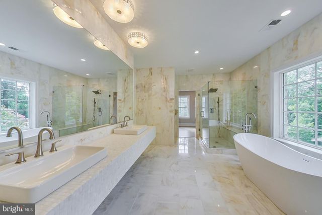 3104 SLEEPY HOLLOW RD, Falls Church, VA 22042