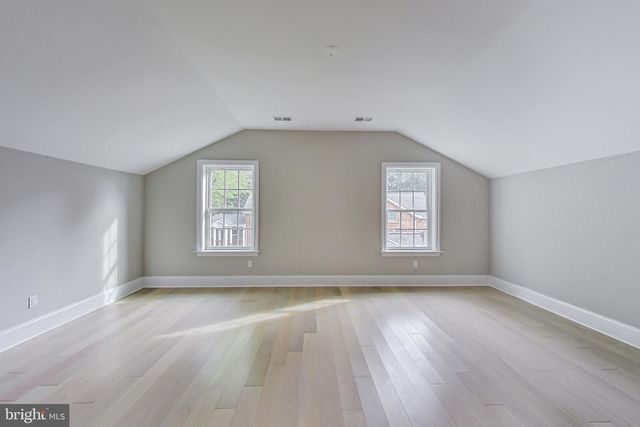 3104 SLEEPY HOLLOW RD, Falls Church, VA 22042