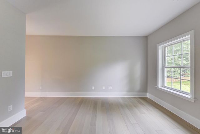 3104 SLEEPY HOLLOW RD, Falls Church, VA 22042