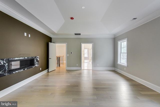 3104 SLEEPY HOLLOW RD, Falls Church, VA 22042