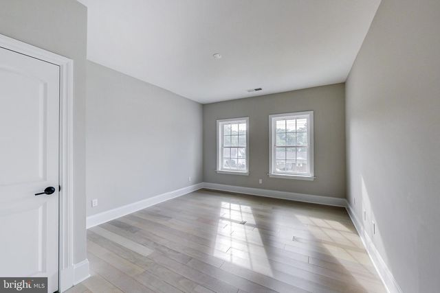 3104 SLEEPY HOLLOW RD, Falls Church, VA 22042