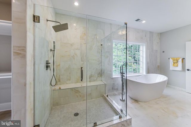 3104 SLEEPY HOLLOW RD, Falls Church, VA 22042