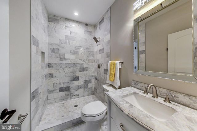 3104 SLEEPY HOLLOW RD, Falls Church, VA 22042