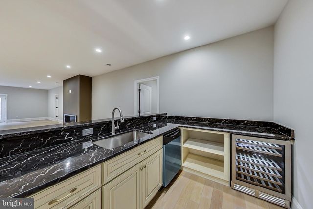 3104 SLEEPY HOLLOW RD, Falls Church, VA 22042