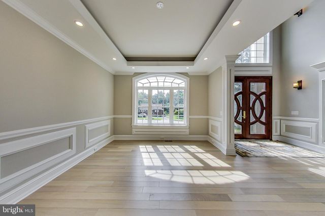 3104 SLEEPY HOLLOW RD, Falls Church, VA 22042