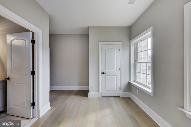 3104 SLEEPY HOLLOW RD, Falls Church, VA 22042